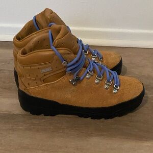 TIMBERLAND STUSSY boot size 8mens/9womens